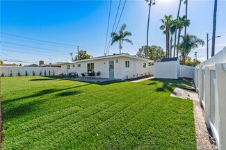 208 Amherst Place, Costa Mesa, CA 92626