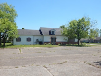 606 Silverado Dr, Wilmington, OH 45177