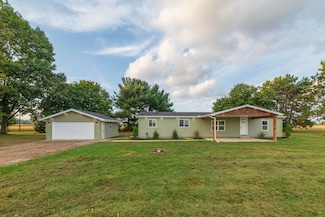 12400 Quaker St, Constantine, MI 49042