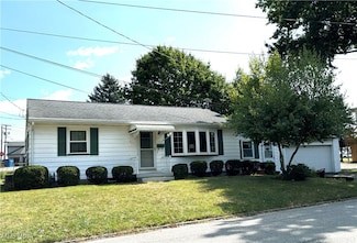 14 N Vine St, Columbiana, OH 44408