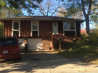 320 N Holder Rd, Independence, MO 64050