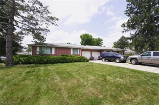 586 S Francis St, Kent, OH 44240