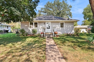 712 Rapids St, Adel, IA 50003