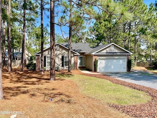 95 Vixen Ln, Pinehurst, NC 28374