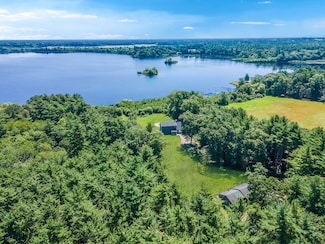 1-3 Doctor Hickey Ln, Rochester, MA 02770