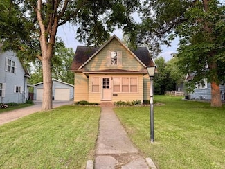 926 N Park St, Fergus Falls, MN 56537