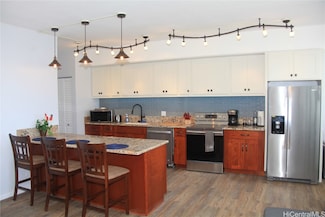 931 University Ave Unit 306, Honolulu, HI 96826