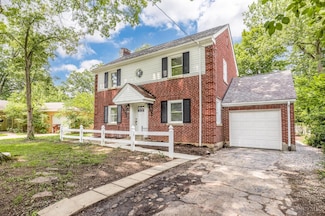 1562 Oak Knoll Dr, Cincinnati, OH 45224