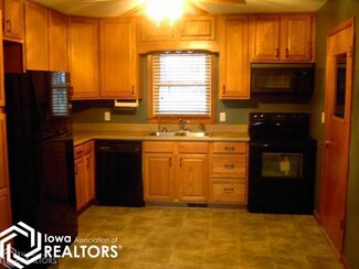 716 S Elm St, Jefferson, IA 50129