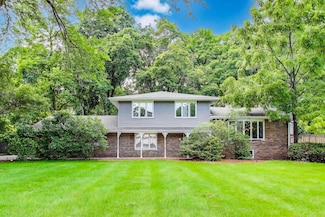 32362 N Pine Ave, Grayslake, IL 60030