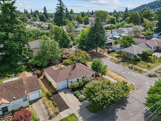 8604 SE Yamhill St, Portland, OR 97216