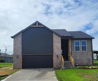 851 Tomahawk Ct, Marshfield, MO 65706
