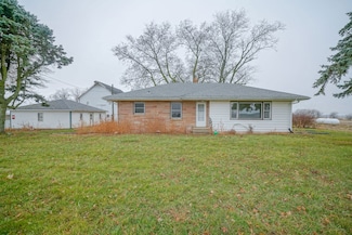 2610 S Klinger Rd, Pecatonica, IL 61063