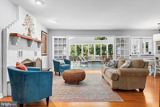 3 Kelly Ln, Wallingford, PA 19086