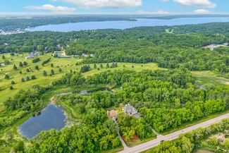 390 County Road B, Fontana, WI 53125