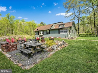 9021 Furnace Rd, Slatington, PA 18080