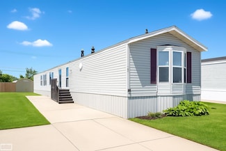 20456 Harmony Dr, Clinton Township, MI 48036