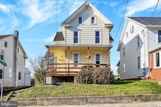 48 High St, Felton, PA 17322
