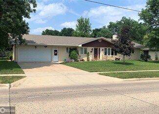 240 W 18th St, Carroll, IA 51401