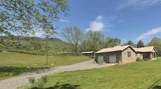 525527 Shady Grove Rd, Sequatchie, TN 37374