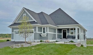 9165 Mills Ln, Chanhassen, MN 55317