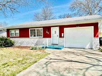 815 Washington St, Clay Center, KS 67432