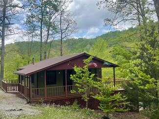 25 Godsey Ave, Whitley City, KY 42653