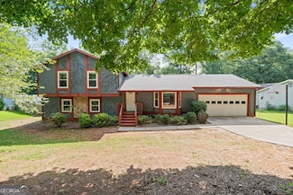 9725 Loblolly Ln, Roswell, GA 30075