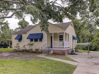 103 Roseland Dr, Vicksburg, MS 39180