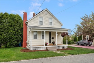 27 Hayes St, Cranston, RI 02920