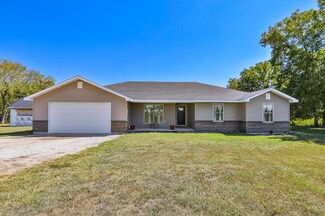 5360 S 125th Rd, Morrisville, MO 65710