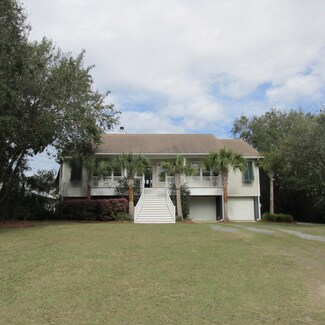 2618 Goldbug Ave, Sullivans Island, SC 29482