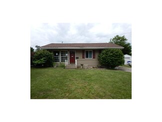4201 Sherman St NE, Cedar Rapids, IA 52402