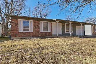 11491 Las Ladera Dr, Florissant, MO 63033