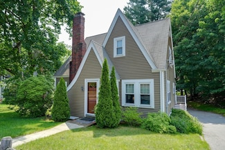326 Rosemary St, Needham Heights, MA 02494