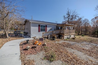 23522 Nevada Dr, Lebanon, MO 65536