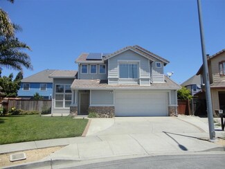 15 Yale Cir, Salinas, CA 93906