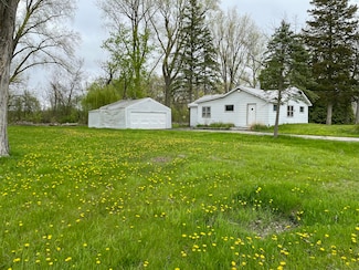 27328 113th St, Trevor, WI 53179