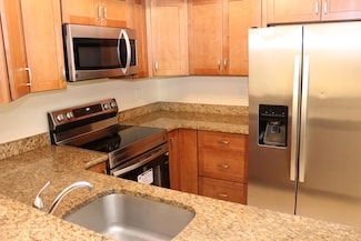 1526 SE Royal Green Cir Unit 108, Port Saint Lucie, FL 34952
