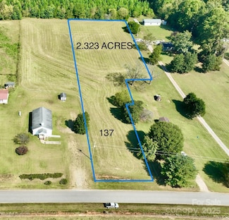 137 Bluegill Ln, Statesville, NC 28625