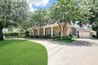 2442 Chimney Rock Rd, Houston, TX 77056