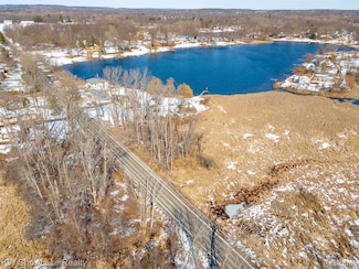 Vacant Carroll Lake Rd, Commerce Charter Township, MI 48382