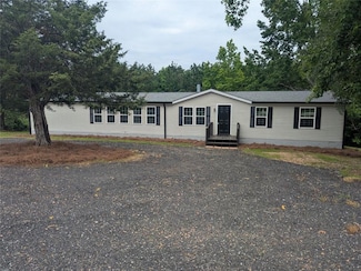 732 Five Points Rd, Buchanan, GA 30113