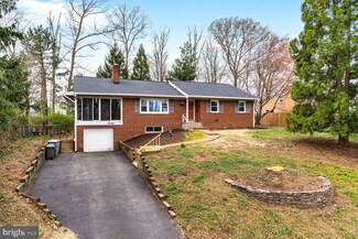 7049 Cindy Ln, Annandale, VA 22003
