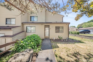 7 Sycamore Ct, Highland Mills, NY 10930