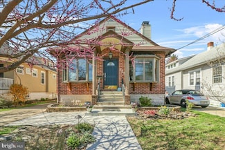 121 E Clinton Ave, Oaklyn, NJ 08107