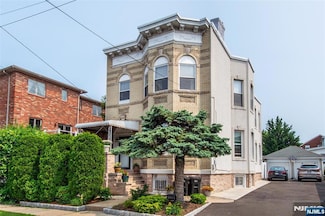 239 Desoto Place, Cliffside Park, NJ 07010
