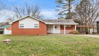 310 Sheriff Dr, Clarksville, TN 37042