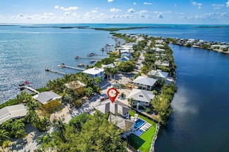 32 N Bounty Ln, Key Largo, FL 33037