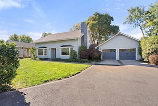 1089 Brookdale Ave, Medford, OR 97504